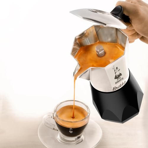 Bialetti Caffettiera New Brikka 2023, 2 Tazze, Espresso Cremoso come al Bar, Non Adatta a Piano Induzione, Manico antiscottatura, Design Elegante, Alluminio