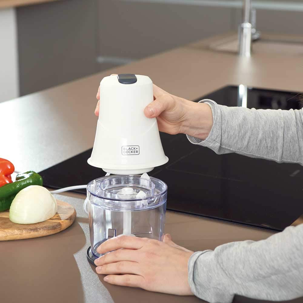 BLACK+DECKER - BXCH260E Mini Tritatutto 260W. Ciotola da 500 ml. con Coperchio. 2 modalità di utilizzo: mescolare e tagliare.