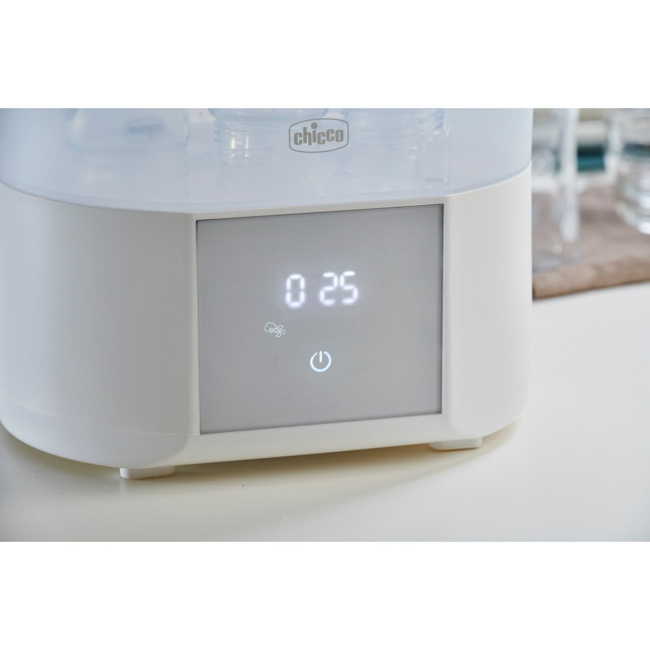 Chicco Sterilizzatore Elettrico, Sterilizzatore Biberon, Tiralatte e Ciuccio, con 3 Configurazioni e 3 Cicli di Utilizzo, Funzione Asciugatura, Adatto al Microonde, Fino a 6 Biberon da 330 ml, Bianco
