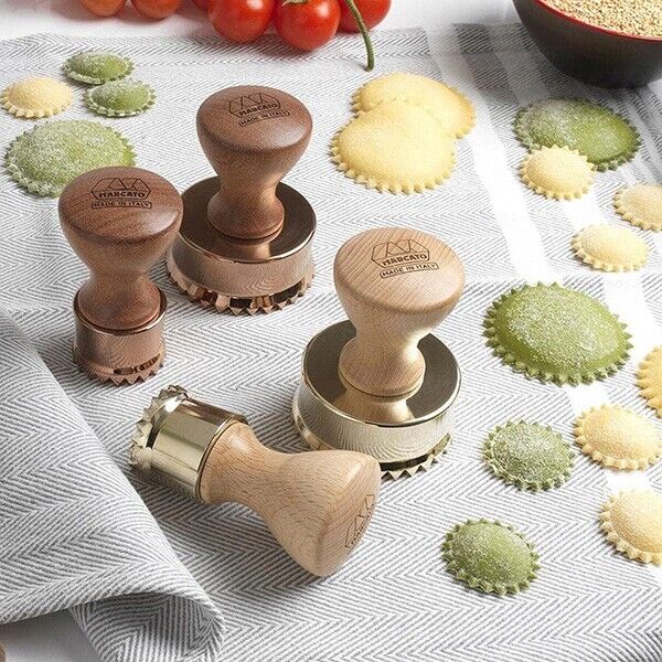 MARCATO Stampo Espulsione Stampino Per Ravioli Tondo Zig Zag Ottone Legno Ø38 mm
