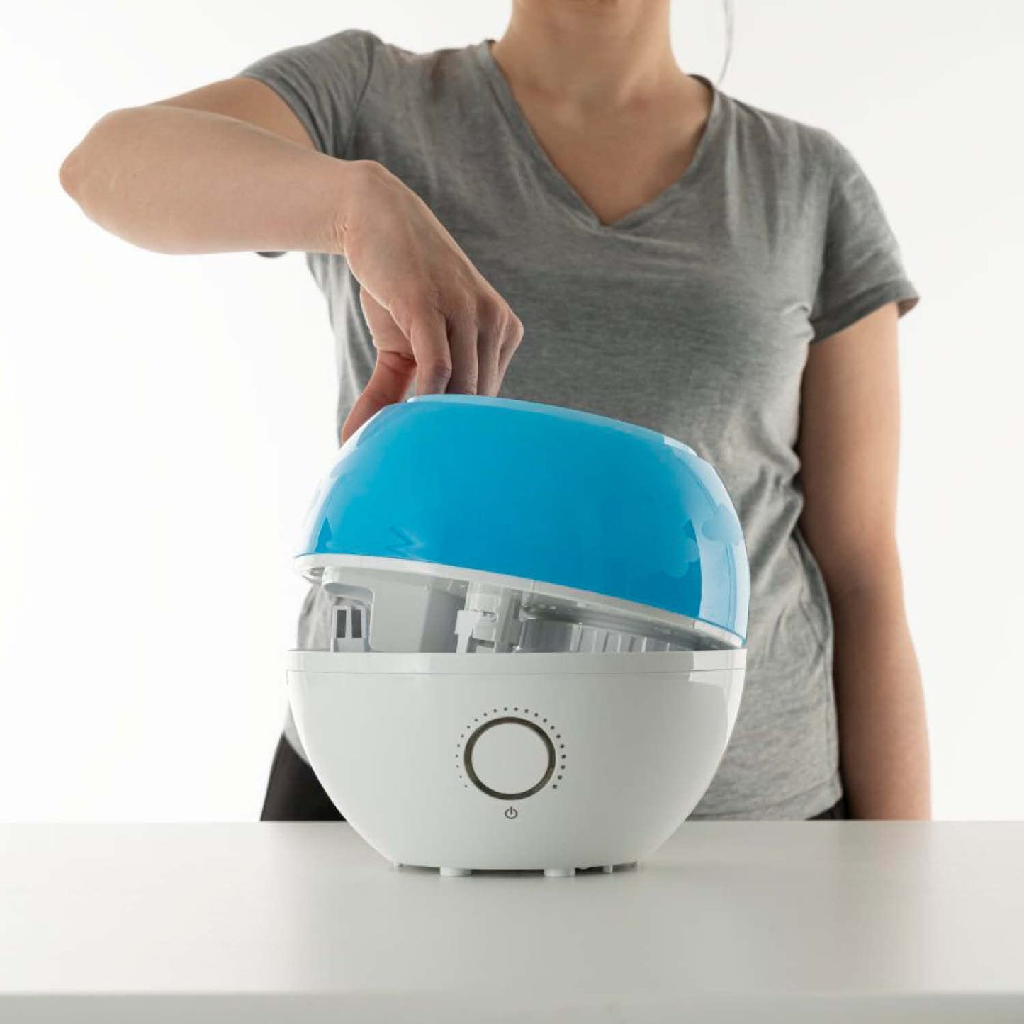 Chicco Humi Fresh Umidificatore Ambiente a Ultrasuoni per Bambini, Vapore Freddo Anti-scottatura e Silenzioso per Notti Serene, con Contenitore per Essenze, Spegnimento Automatico, Autonomia 8 Ore