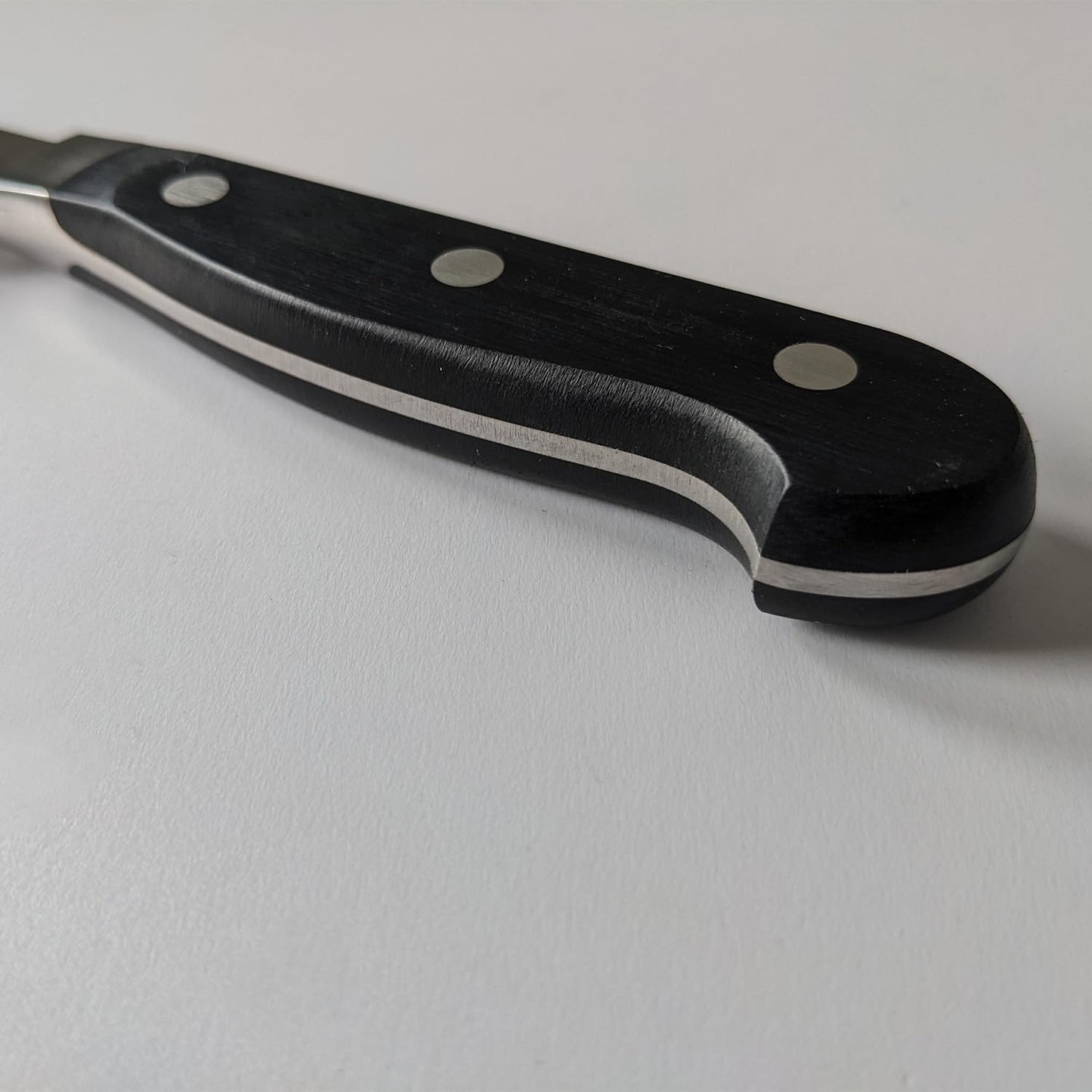 Ambrogio Sanelli, Maitre Coltello Pane, Coltello da Cucina con Lama in Acciaio Inox all'Azoto 23 cm e Manico Ergonomico, Coltelli da Cucina Professionali, Made in Italy
