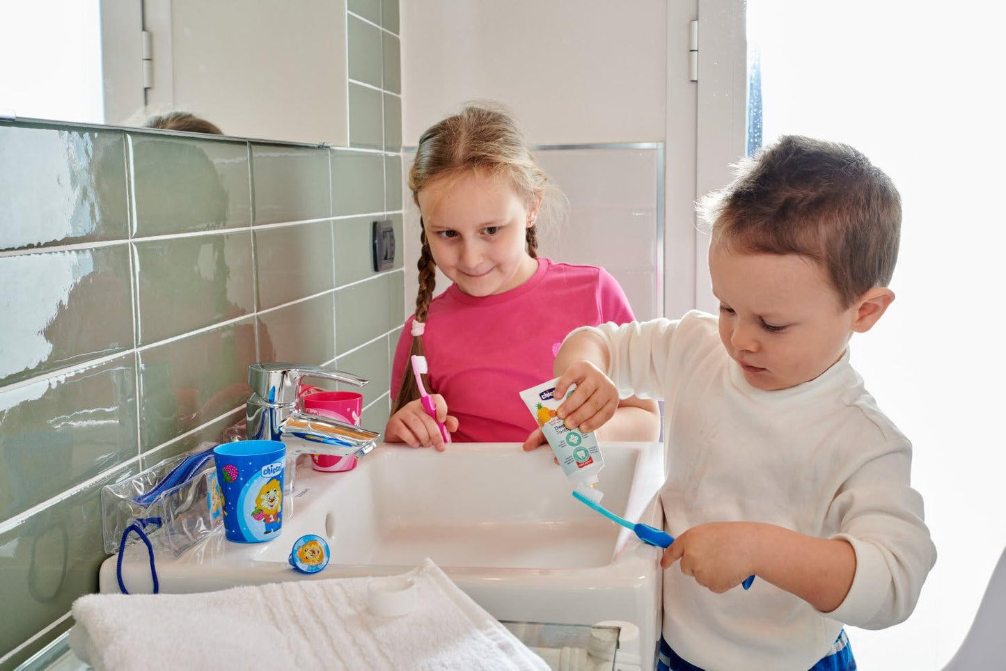 Chicco Tuttifrutti Children's Toothpaste, Low Abrasiveness, with Betaine and Vitamin E, Counteracts the Formation of Caries and Removes Plaque, 12+ Months - 50 ml