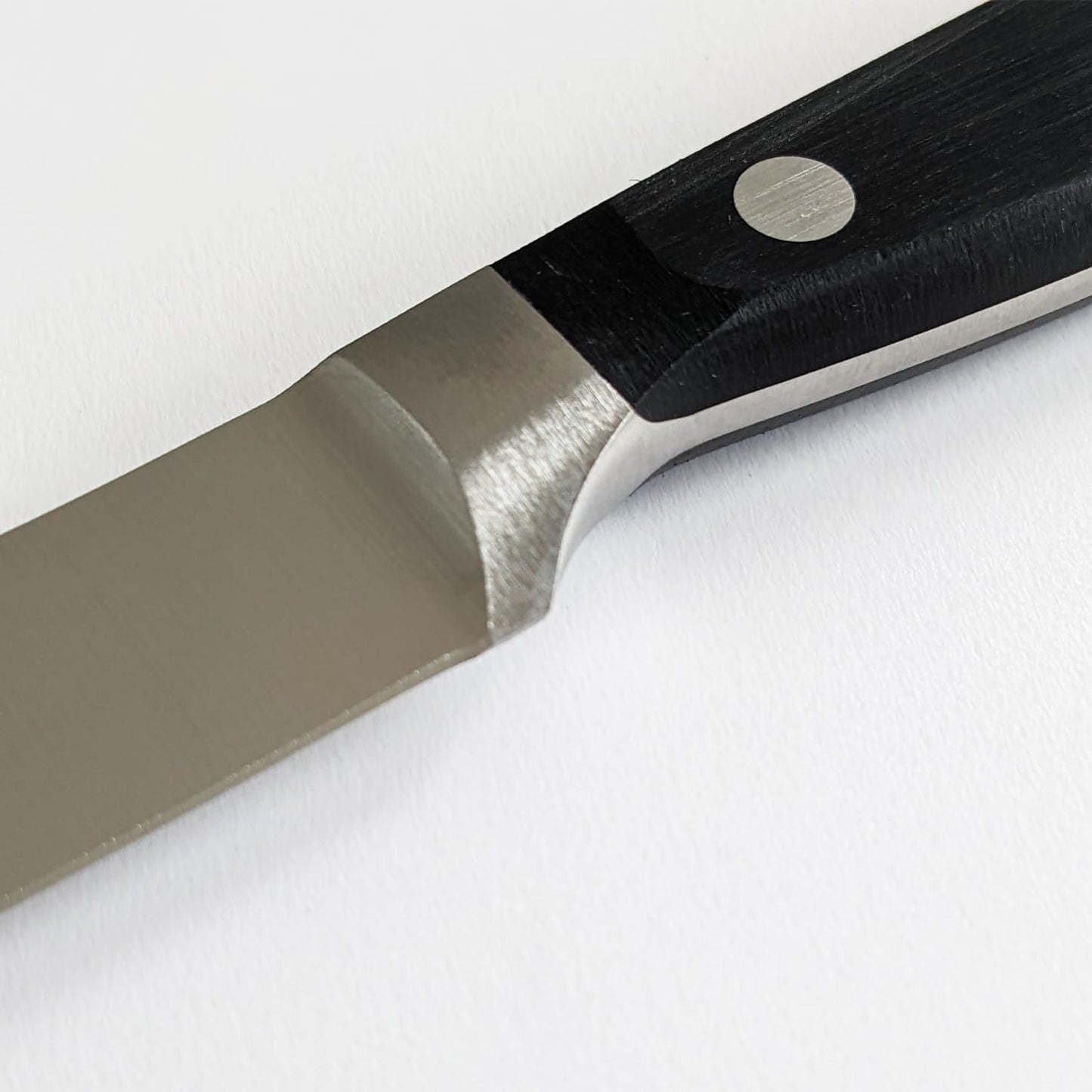 Ambrogio Sanelli, Maitre Set Coltelli Bistecca, 6 Coltelli da Tavola con Lama Mezzo Dentata in Acciaio Inox all'Azoto 11 cm e Manico Ergonomico, Coltelli da Cucina Professionali, Made in Italy