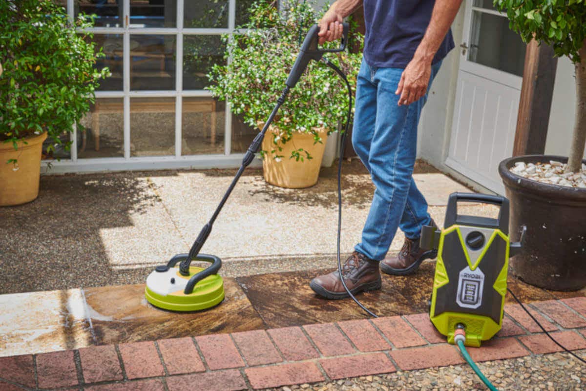 RYOBI Rondella elettrica ad alta pressione 1800 W RPW130XRBB (130 bar, portata 380 l/h, pompa in alluminio assiale, con lancia turbo e vario, pulitore per terrazze, spazzola multiuso, tubo da 6 m