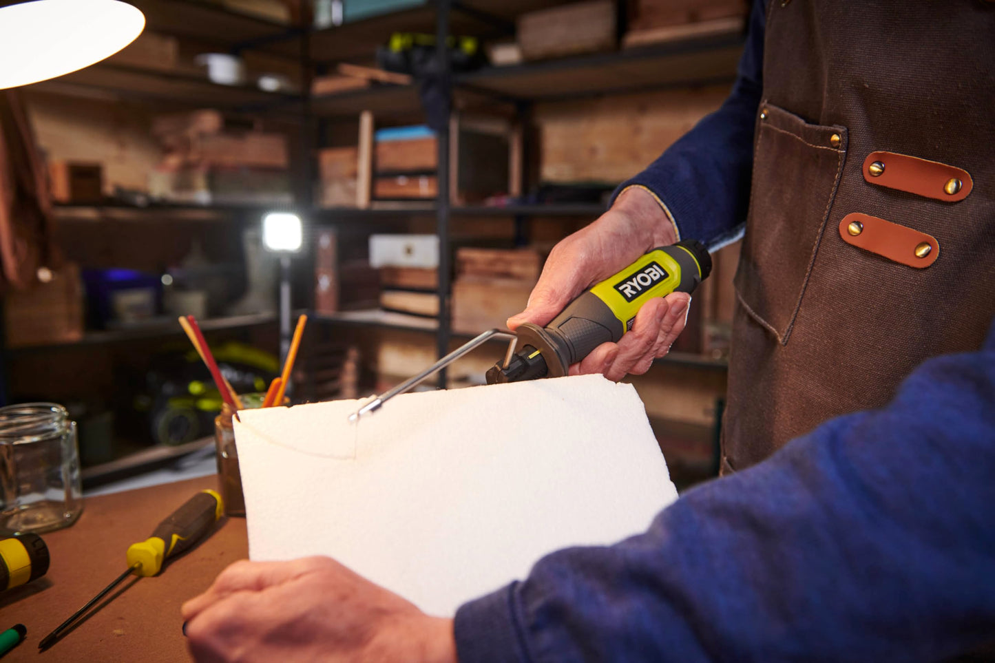 RYOBI RHC4-120G Taglierina a Caldo per Polistirolo Ricaricabile con Batteria 4V