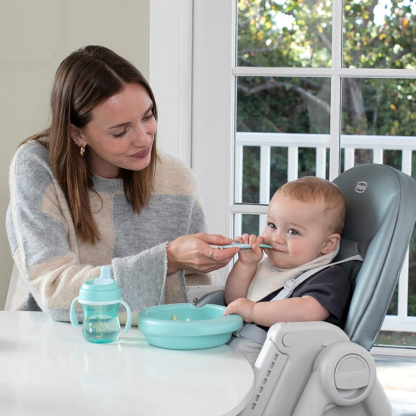 Chicco, Primo Cucchiaio, Cucchiaio Neonato per lo Svezzamento, Piccolo e Leggero, con Forma Angolata e Impugnatura Ergonomica per Imparare a Mangiare in Autonomia, per Bambini 8 Mesi+, Azzurro