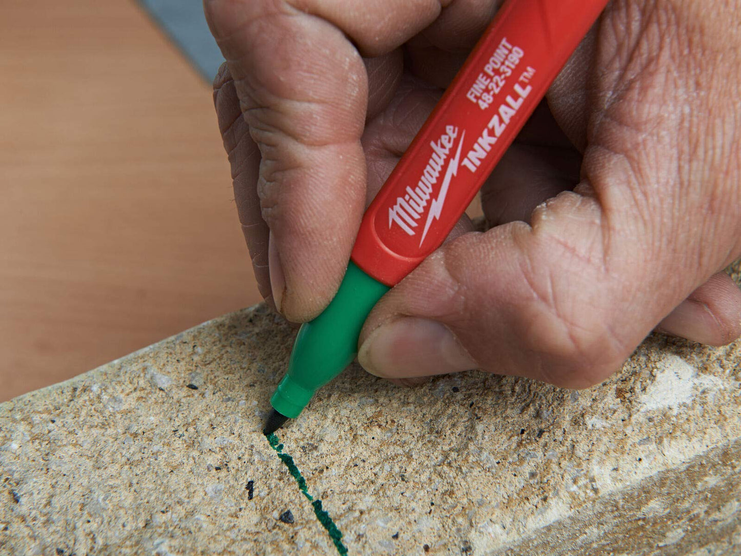 Milwaukee 4 Pennarelli Inkzall Assortiti Pennarello Indelebile a Punta Fine | Nero, Blu, Verde, Rosso