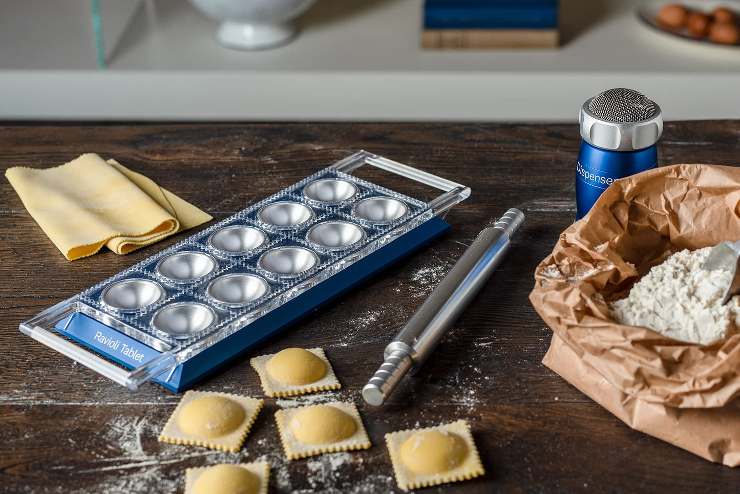 Marcato Stampo per Ravioli, Macchina per Ravioli, Forme per Ravioli Fatti in Casa, Taglio Quadrato da 50 mm, Mattarello in Alluminio Incluso, Made in Italy. Modello: Ravioli Tablet, Blu