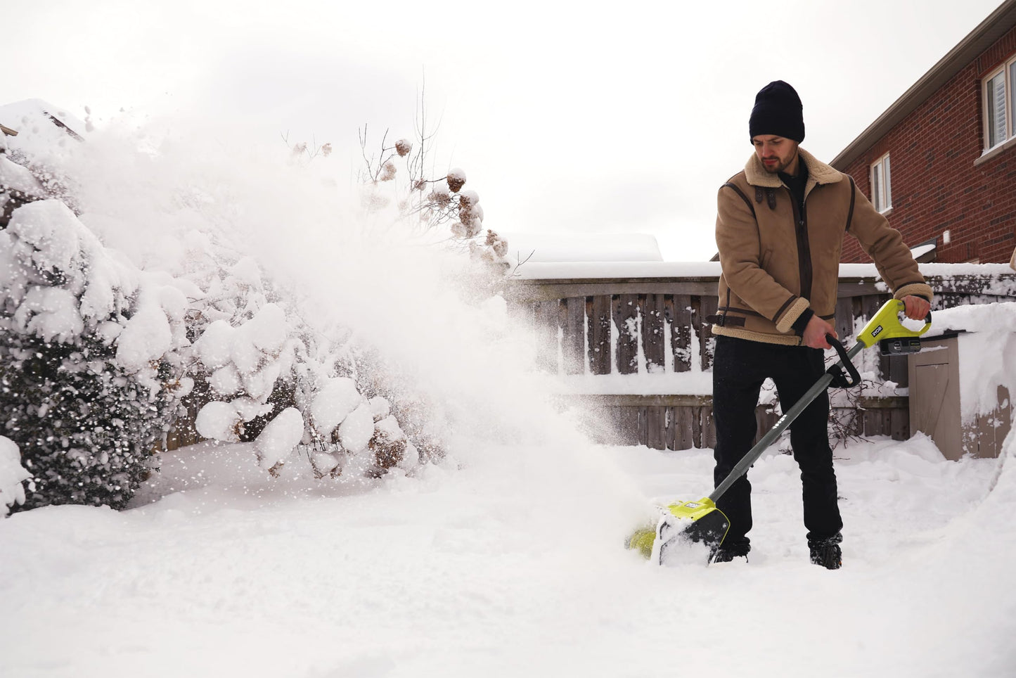 Ryobi RY18ST25A-0, Spazzaneve a Batteria 18V One+, Fresa per Neve con Larghezza di Lavoro 25 cm, Profondità di sgombero 15 cm con Lama in Plastica, Maniglia Regolabile e Impugnatura Ergonomica