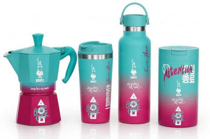 Bialetti Kit Squid Game© Moka 3 Tazze, Travel Mug, Bottiglia Termica | Edizione Limitata, Acciaio Inox Doppia Parete, Design Sfumato Turchese/Rosa, 4 Pezzi Inclusi, Capacità fino a 600ml