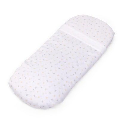 Chicco Set Lenzuola Universali per Navicella, 100% Bambù, Bianco con Motivo Foglie Grigie e Dorate, 36 x 79 cm, Lenzuolo con Angoli e Superiore