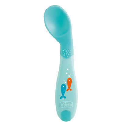 Chicco, Primo Cucchiaio, Cucchiaio Neonato per lo Svezzamento, Piccolo e Leggero, con Forma Angolata e Impugnatura Ergonomica per Imparare a Mangiare in Autonomia, Azzurro, per Bambini 8 Mesi+