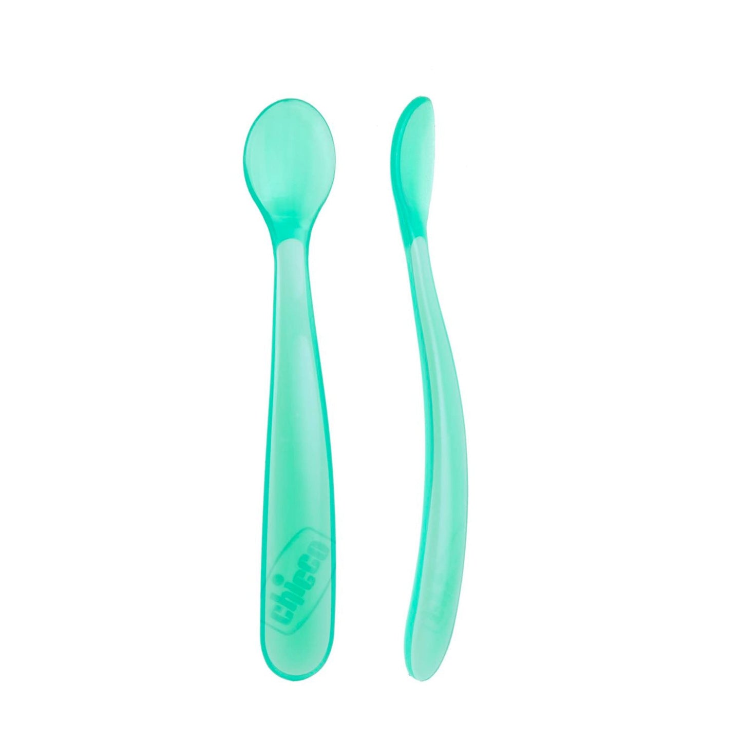 Chicco Cucchiaino Svezzamento in Silicone, Set 2 Cucchiai Morbidi per Neonati e Bambini, Delicati e Flessibili, con Impugnatura Ergonomica e Manico Lungo Curvato, 2 Pezzi - 6+ Mesi, Azzurro