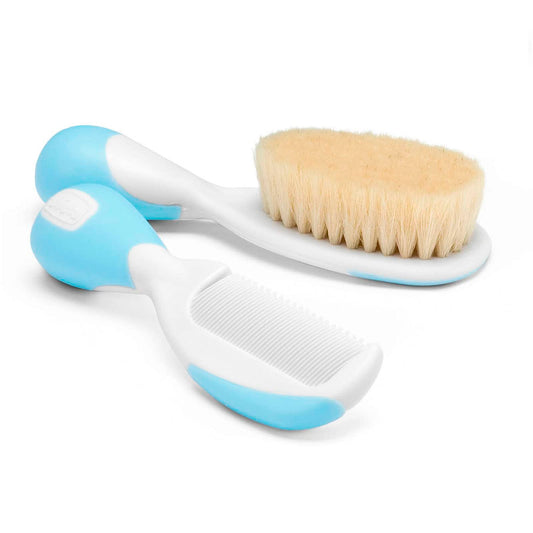 Chicco Set Spazzola e Pettine Capelli per Bambini, Spazzola Neonati con Morbide Setole Naturali, Pettine con Punte Arrotondate, Impugnatura Antiscivolo - Accessori Neonato 0+ Mesi, Azzurro