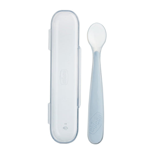 Chicco Cucchiaino Svezzamento in Silicone con Custodia, Cucchiaio Morbido per Neonati e Bambini, Delicato e Flessibile, con Impugnatura Ergonomica e Manico Lungo Curvato, 6+ Mesi, Grigio
