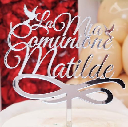 Cake Topper La mia Comunione con Nome Personalizzato | Targhetta Decorativa per Torte Personalizzabile in Plexiglass Specchiato, 15 cm di Altezza x 12 cm (Oro Specchiato)