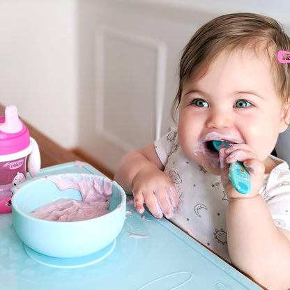 Chicco, Primo Cucchiaio, Cucchiaio Neonato per lo Svezzamento, Piccolo e Leggero, con Forma Angolata e Impugnatura Ergonomica per Imparare a Mangiare in Autonomia, Azzurro, per Bambini 8 Mesi+