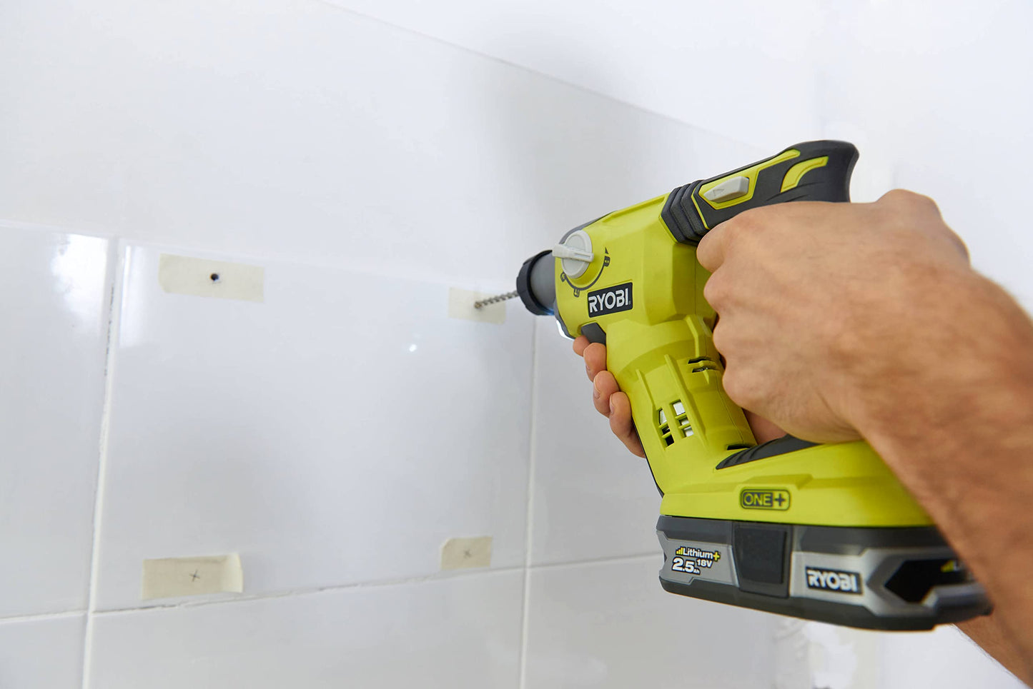 RYOBI Martello perforatore a batteria 18 V ONE+ R18SDS-125S (energia d'impatto 1,3 J, diametro massimo di foratura in legno/muratura/acciaio 16/16/13 mm, con batteria da 2,5 Ah e caricatore in borsa