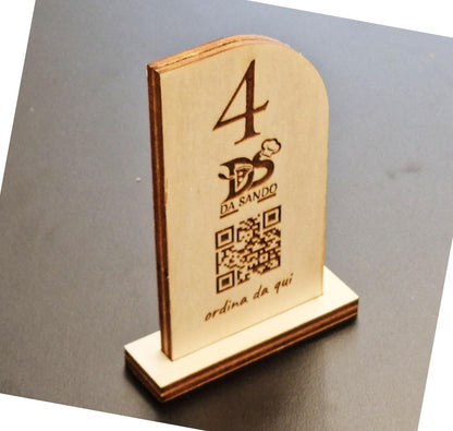 Segnatavolo Numerato in Legno 80mm x h120mm per Ristotante Pizzeria | Segnatavoli Personalizzabili con Logo e Codice QR menù Digitale | Incisione Fronte-Retro