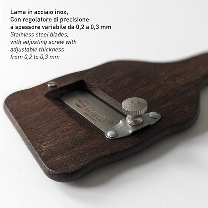 Sanelli Ambrogio, Affettatartufi in Legno di Rovere Fumigato, con Lama Liscia Regolabile in Acciaio Inox, Resistente, per Tagli Precisi, Accessori Cucina Professionali Made in Italy
