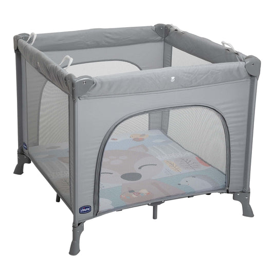 Chicco Open Box Lettino Neonati da Viaggio per Bebè e Bambini dalla Nascita fino a 15 kg, Pieghevole e Compatto, Culla da Campeggio con Tappeto Gioco, Finestre in Rete, 4 Maniglie e Borsa da Viaggio