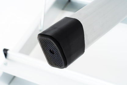 GIERRE Sgabello in alluminio STYLO – doppia salita con 1 gradino + piano, antiscivolo, portata 150 kg, salvaspazio