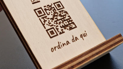 Segnatavolo Numerato in Legno 80mm x h120mm per Ristotante Pizzeria | Segnatavoli Personalizzabili con Logo e Codice QR menù Digitale | Incisione Fronte-Retro