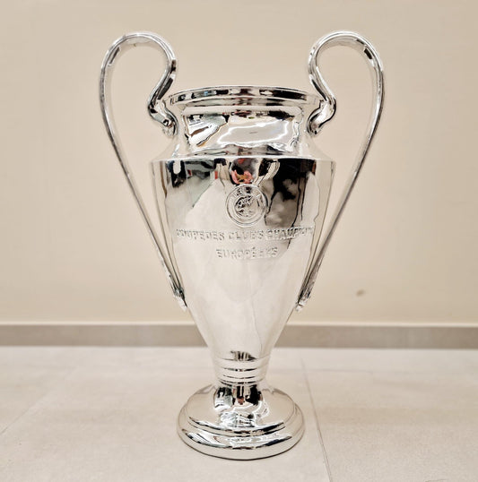 Trophée de la Ligue des Champions 2023 | Reproduction Trophée Coupe des Champions en Résine 77 cm avec Gravure des Equipes Gagnantes