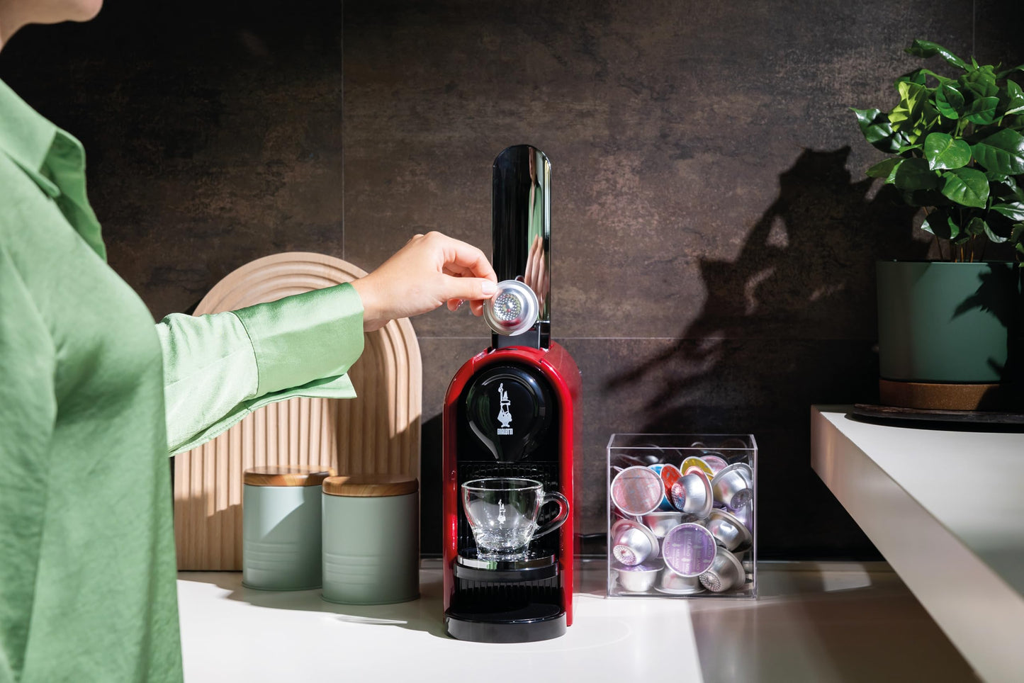 Bialetti Gioia Plus, Macchina Caffè Espresso Alluminio, 48 Capsule Incluse, Rosso