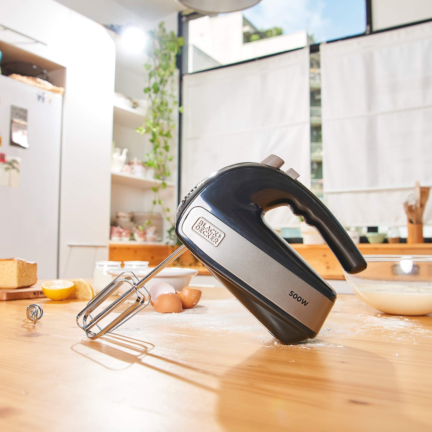 BLACK+DECKER BXMX500E - Sbattitore elettrico da 500W, 2 ganci per impastare, 2 fruste per montare, smontabili, 5 velocità + turbo