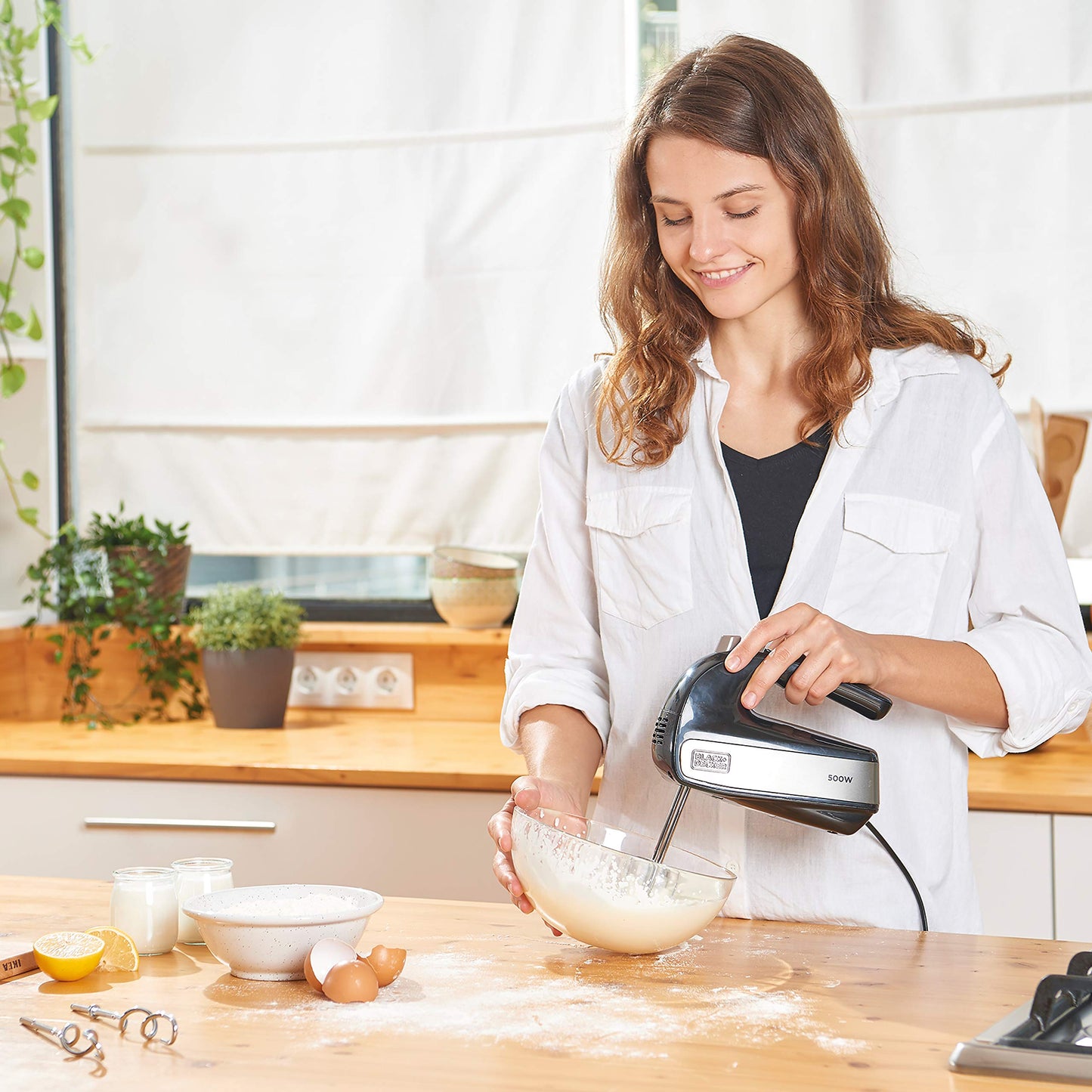 BLACK+DECKER BXMX500E - Sbattitore elettrico da 500W, 2 ganci per impastare, 2 fruste per montare, smontabili, 5 velocità + turbo
