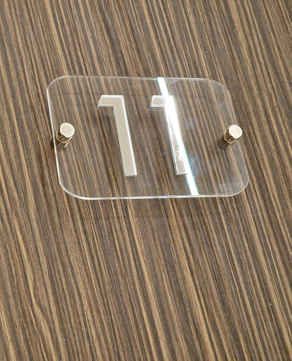 Targa con Numero Civico in Plexiglass Trasparente 15x10 cm, Numeri Specchiati per Esterno e Interno Moderno Elegante | Spessore 3mm. Distanziatori da 25mm Inclusi | Targa Civica di Design
