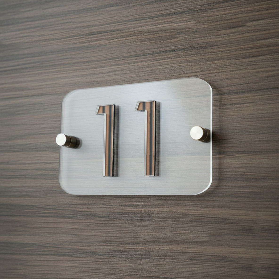 Targa con Numero Civico in Plexiglass Trasparente 15x10 cm, Numeri Specchiati per Esterno e Interno Moderno Elegante | Spessore 3mm. Distanziatori da 25mm Inclusi | Targa Civica di Design