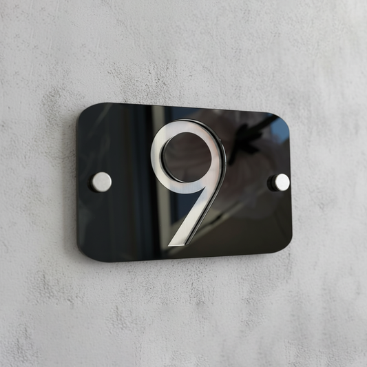 Targa con Numero Civico in Plexiglass Nero Lucido, 15x10 cm, Numeri Specchiati per Esterno e Interno Moderno Elegante | Spessore 6mm. Distanziatori da 25mm Inclusi | Targa Civica di Design